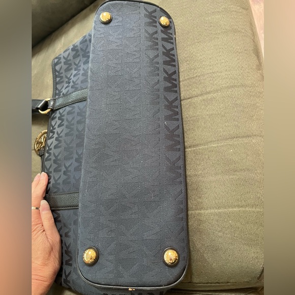 Michael Michael Kors signature canvas and leather shoulder tote bag, EUC - Picture 5 of 5